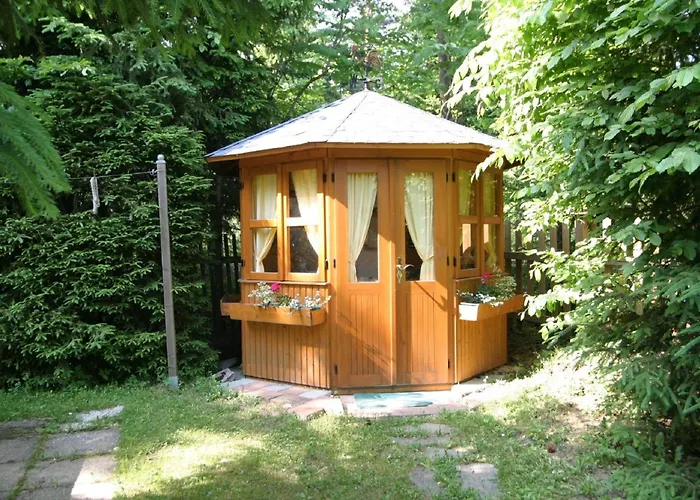 Dom wakacyjny In With Pool And Sauna *